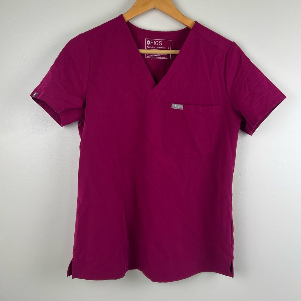 Figs Women's V-Neck Short Sleeve Top in Magenta
